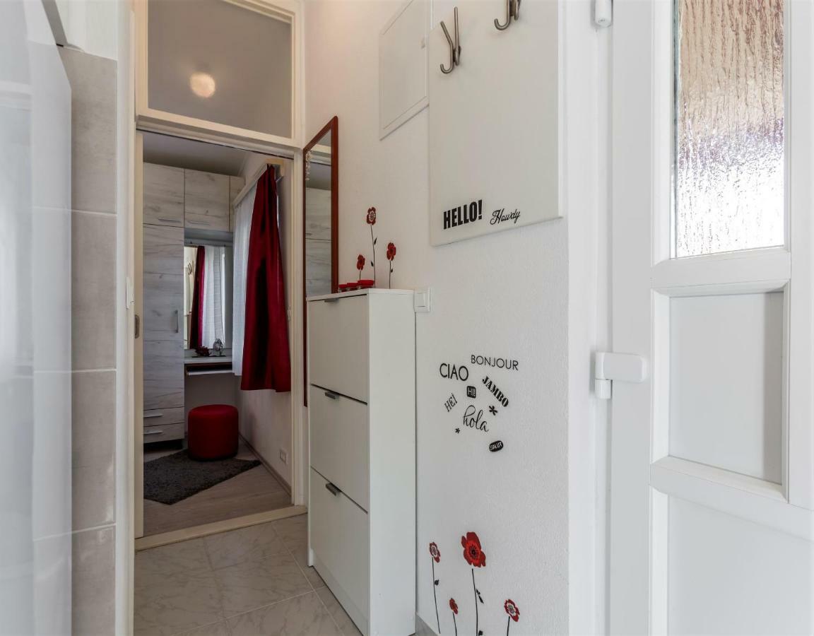 Apartment Taja, Cijela Kuca I Vrt Samo Za Vas Сплит Екстериор снимка