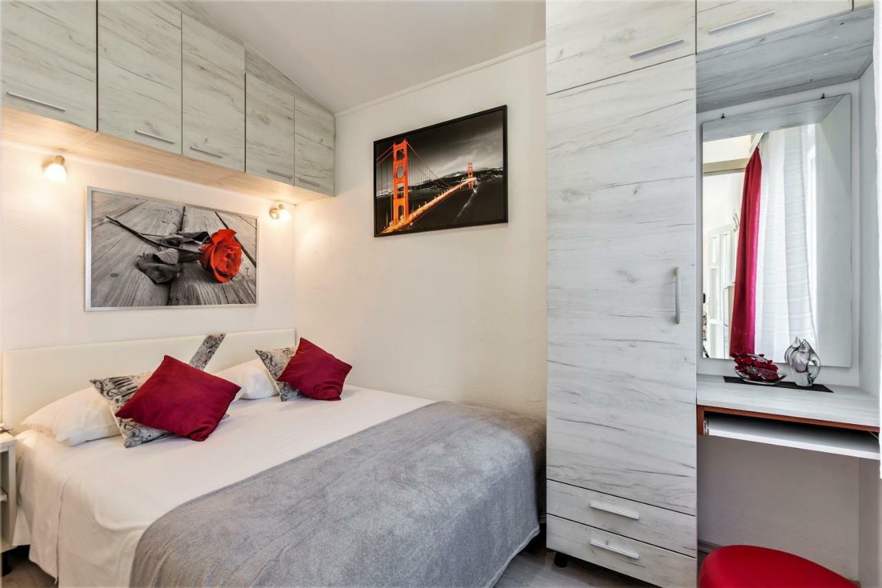 Apartment Taja, Cijela Kuca I Vrt Samo Za Vas Сплит Екстериор снимка