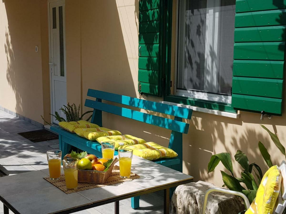 Apartment Taja, Cijela Kuca I Vrt Samo Za Vas Сплит Екстериор снимка